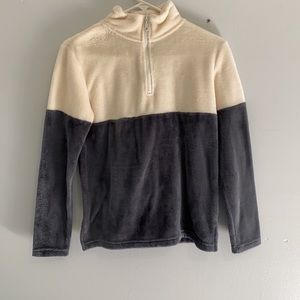 High neck fuzzy 1/4 zip sweatshirt